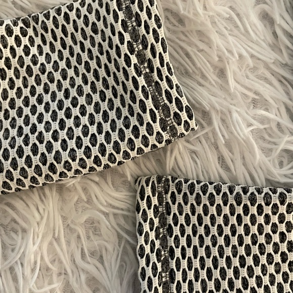 Viral leggings. Never worn - Picture 3 of 5